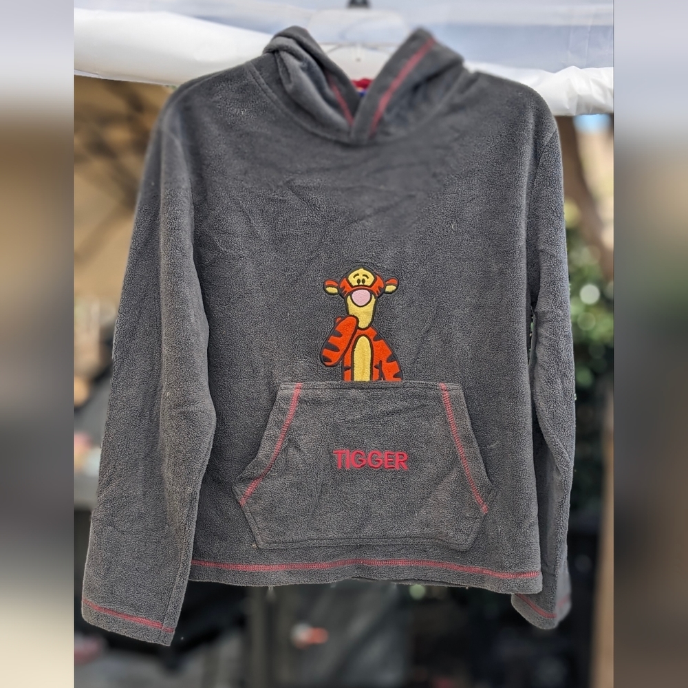 Disney's Pooh "Tigger" Pullover Sweatshirt Size Medium